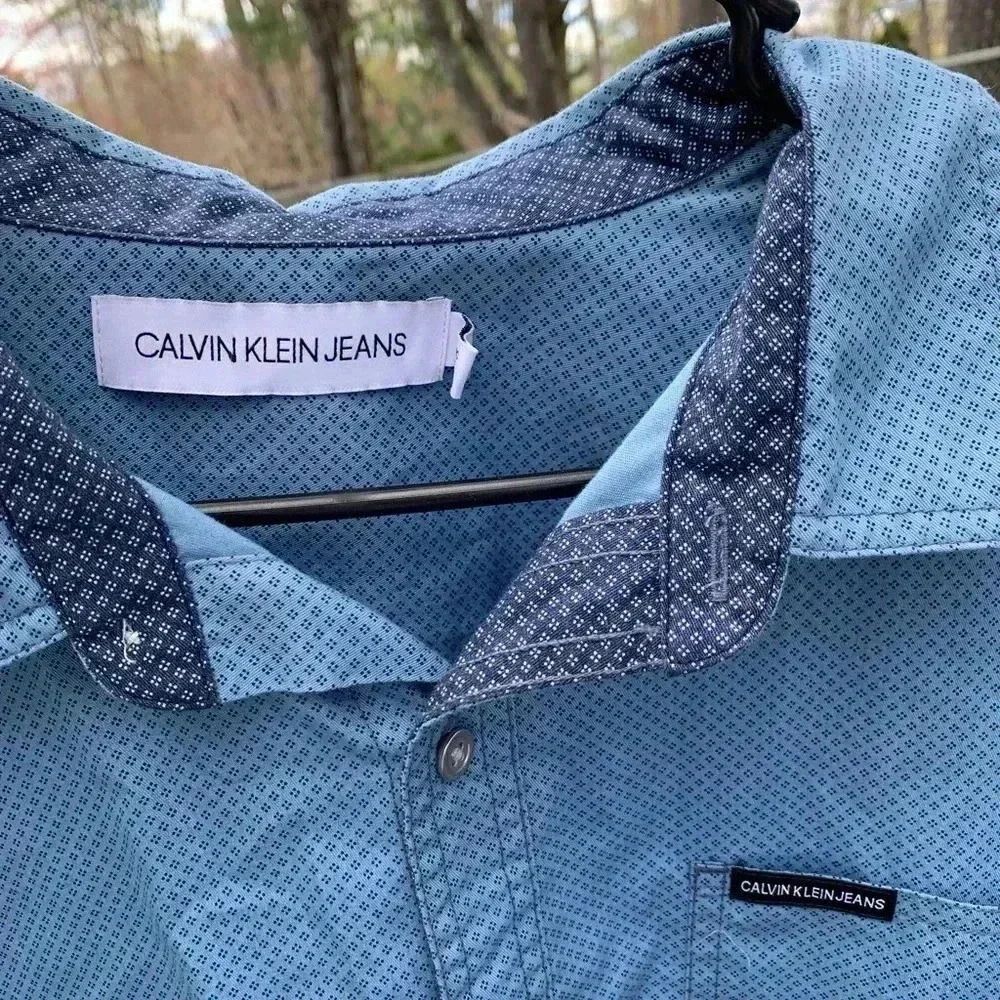 Calvin Klein Dress Shirt Men’s Blue Short Sleeve - Picture 2 of 4